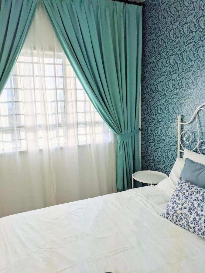 Looking For... A Staycation Куала Теренгану Екстериор снимка